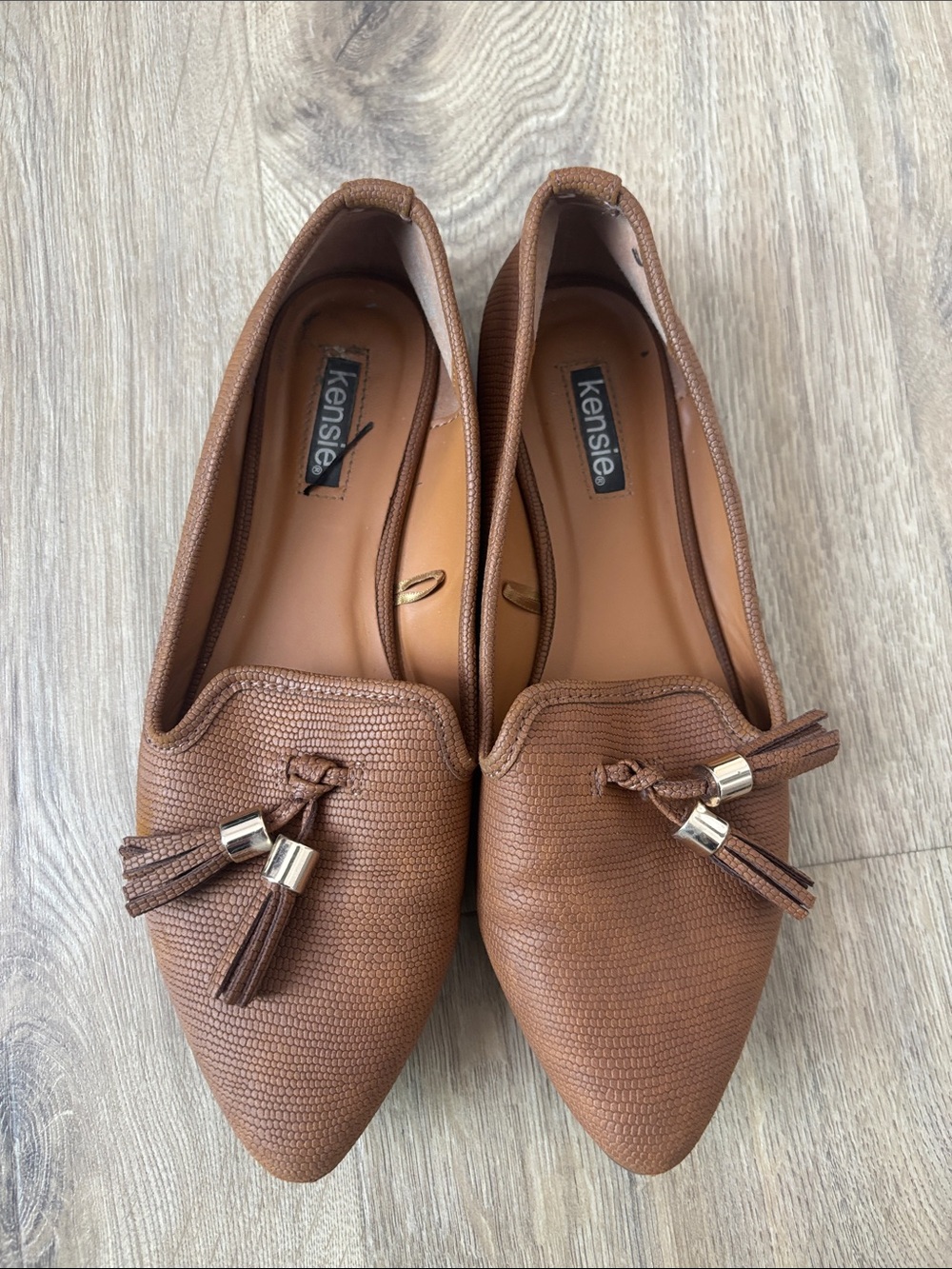 kensie Tan Pointed-Toe Tassel Loafers